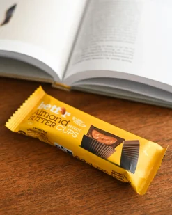 Bett’r Nut Butter Cups with Almond Cream 39g