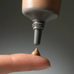 MADARA SKINONYM Semi-Matte Peptide Foundation, #100 MOCHA 30ml