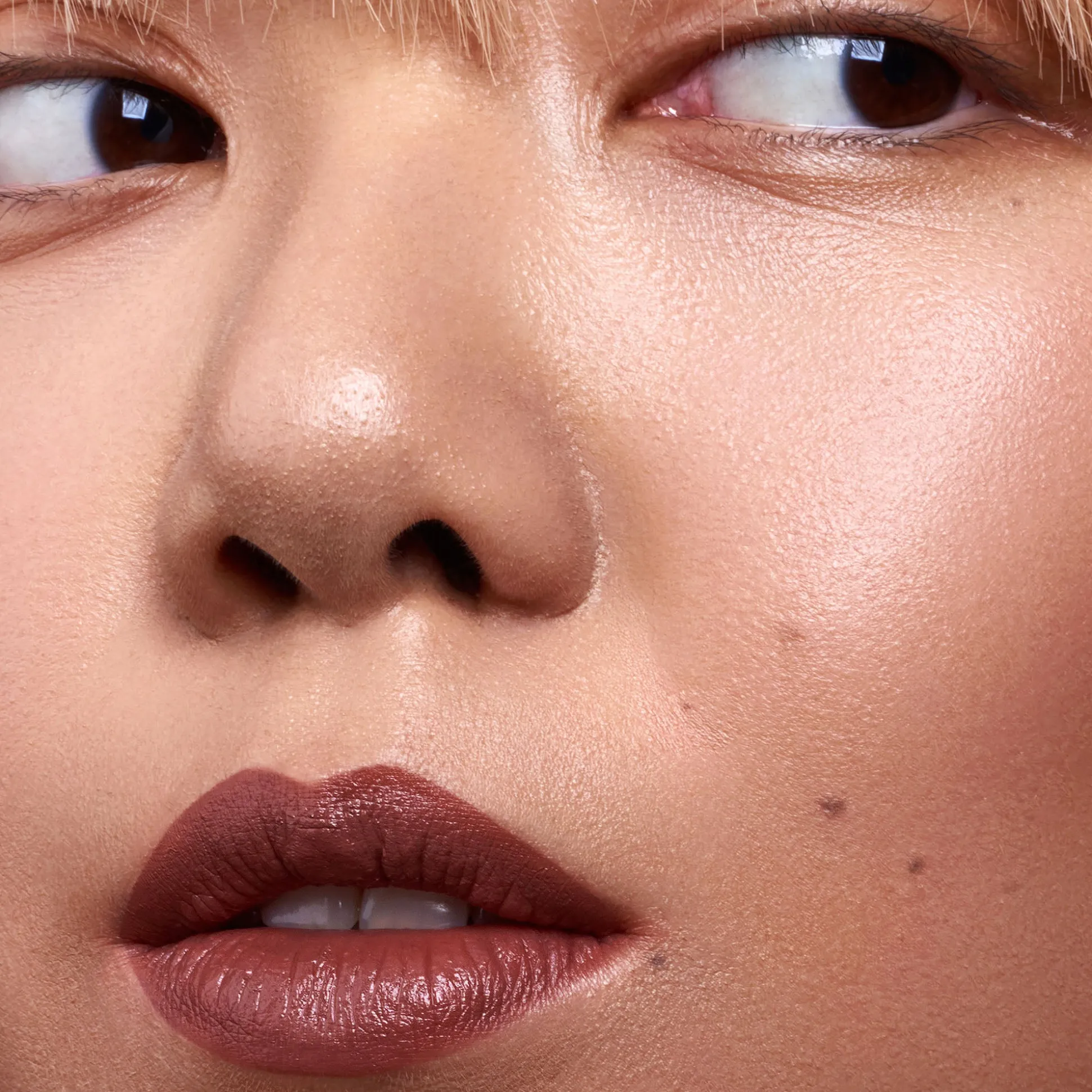MADARA VELVET WEAR Matte Cream Lipstick, #35 DARK NUDE 3g