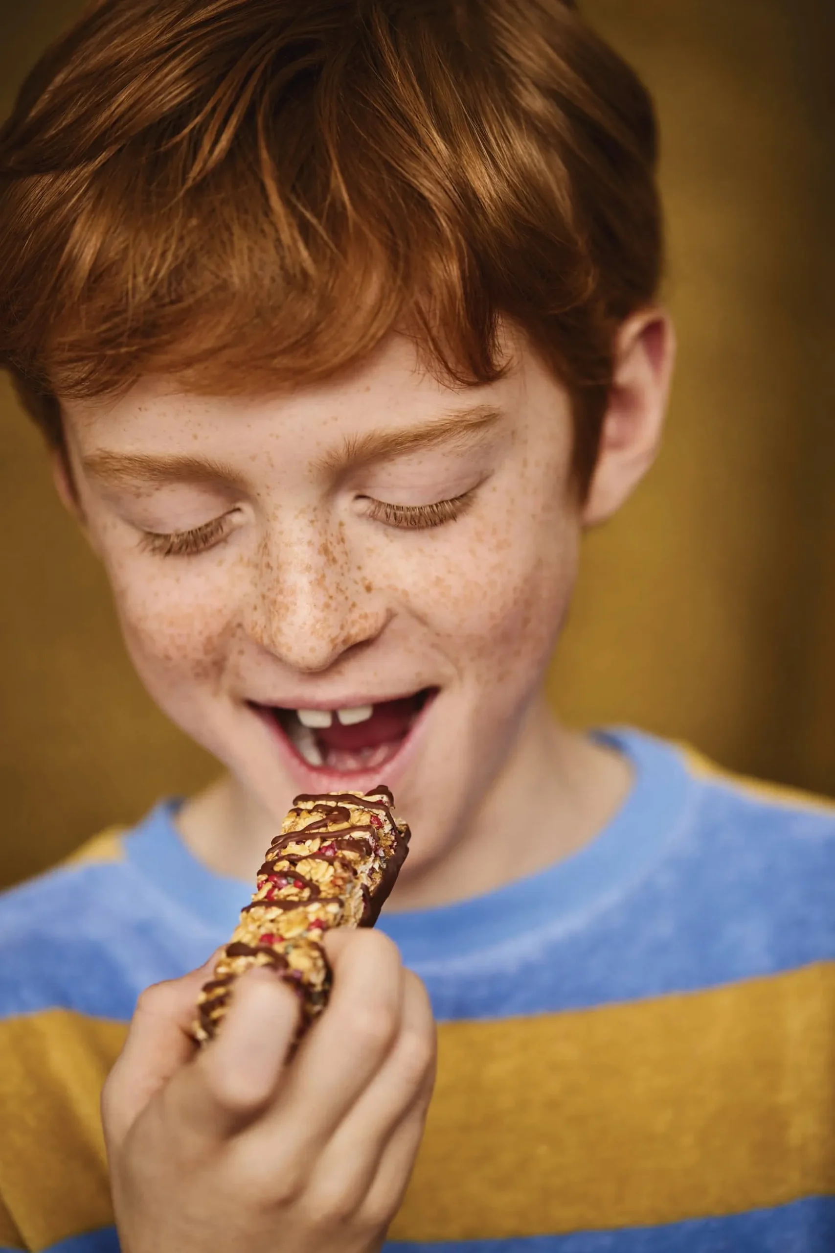 MadeGood Granola Bar, Chocolate Drizzled Birthday Cake 5x24g