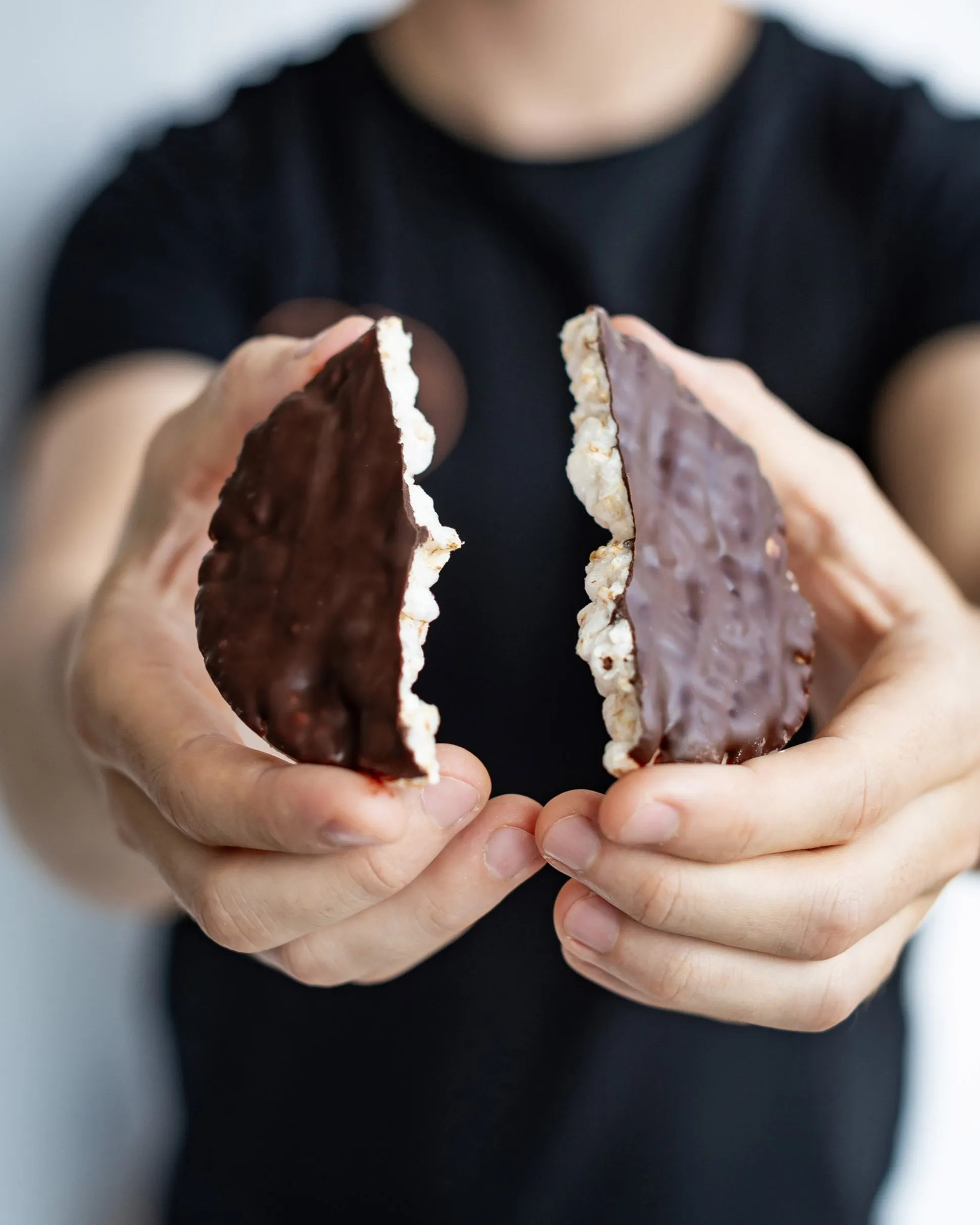 Vilgain Organic Rice Cakes - Dark Chocolate 100g